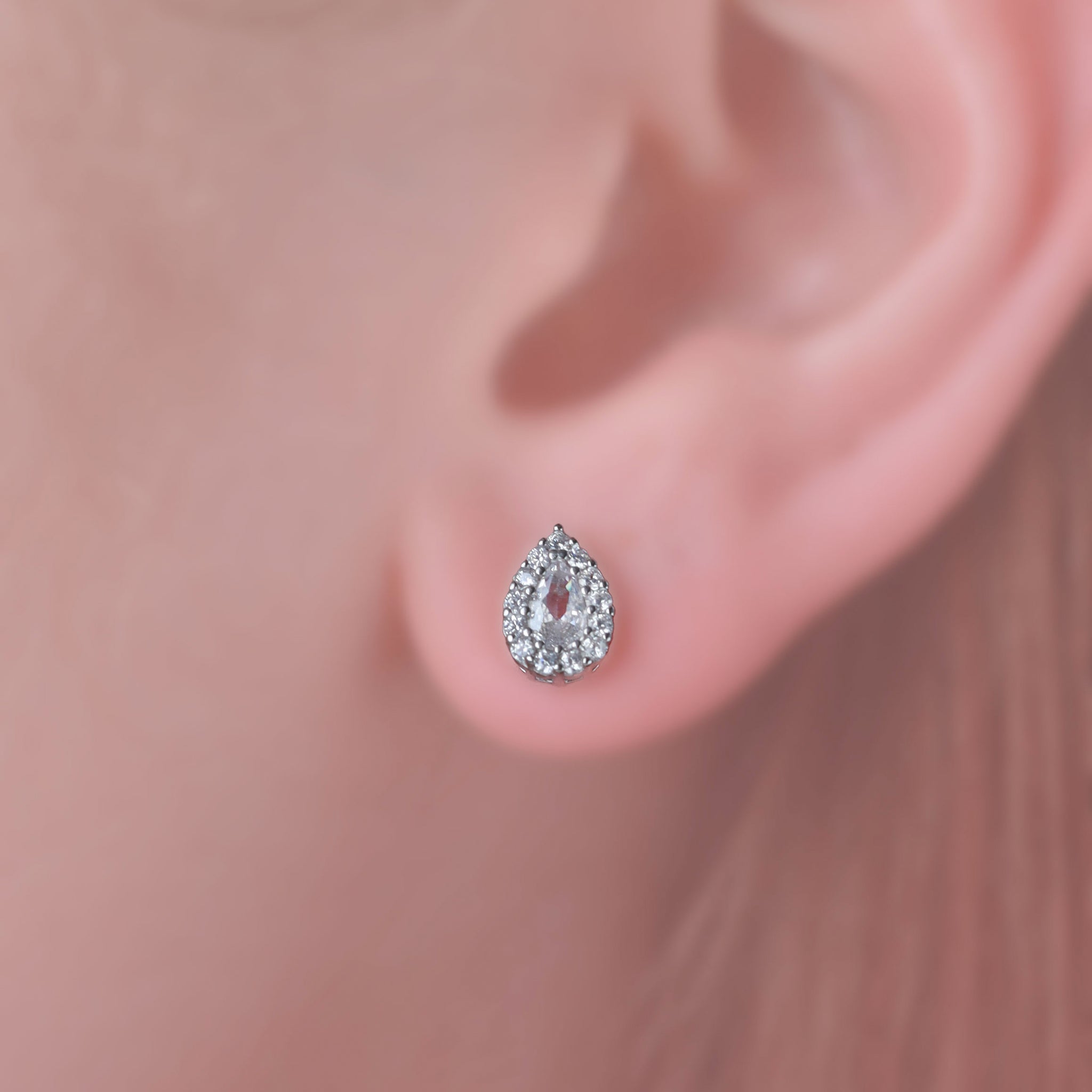 Orecchini Pear studs in argento placcato 925 e Swarovski